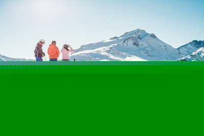 Group of skiers on the Tignes ski area